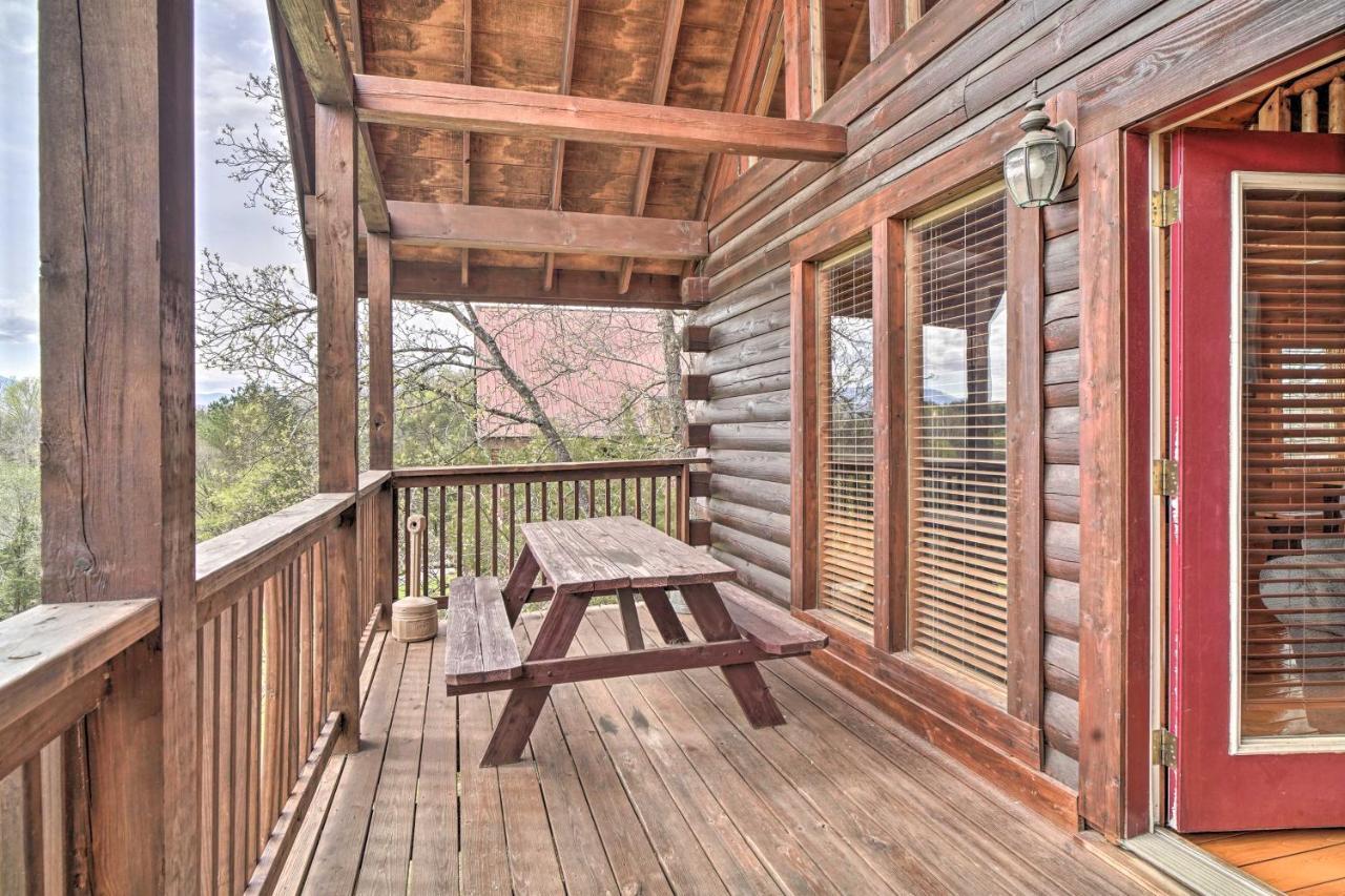 Mountain Pool Lodge Sevierville Cabin With Hot Tub Pigeon Forge Exterior photo