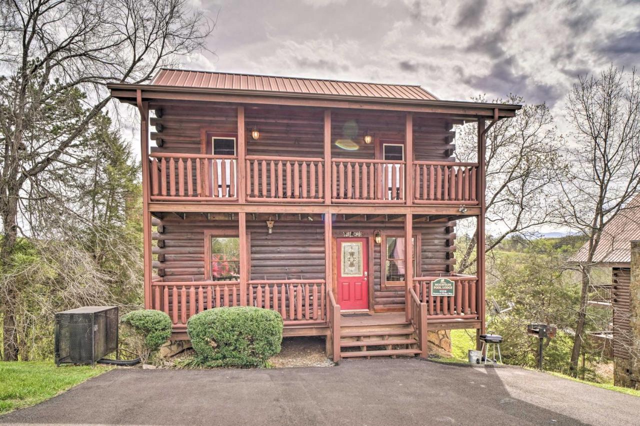 Mountain Pool Lodge Sevierville Cabin With Hot Tub Pigeon Forge Exterior photo